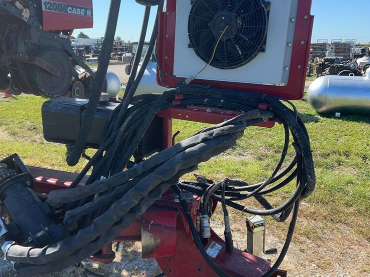 2007-case-ih-1200-image-3