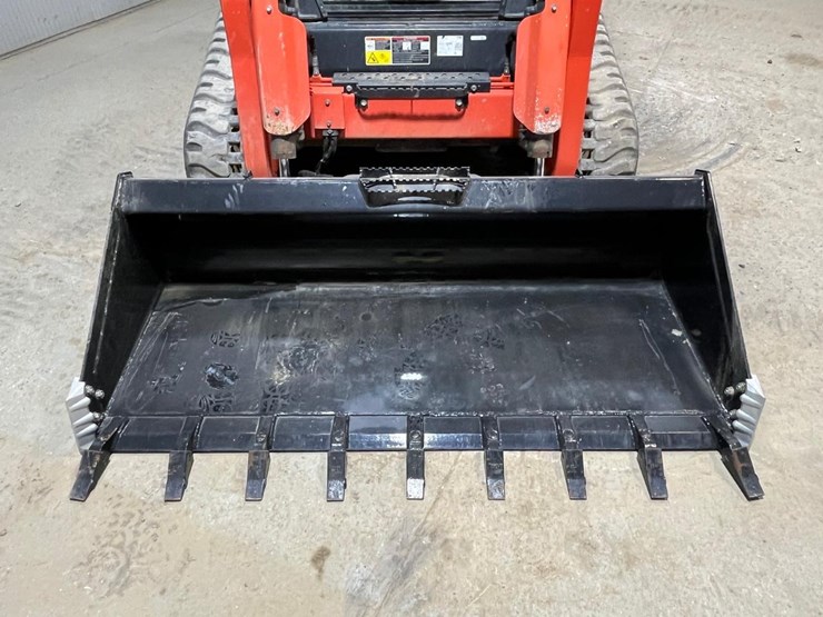 2023-kubota-svl97-2-image-9