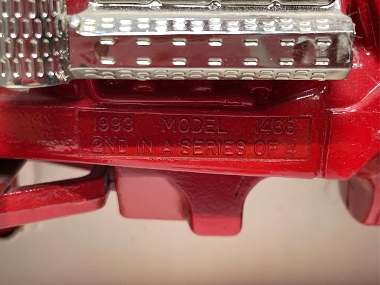 1/16-ih-1468-nib-ertl-image-3