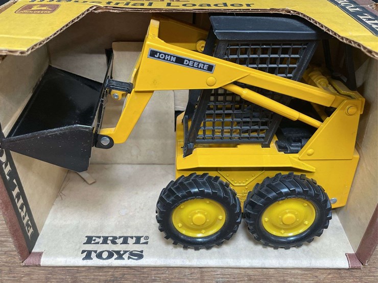1/16-john-deere-industrial-skid-steer-nib-ertl-image-2