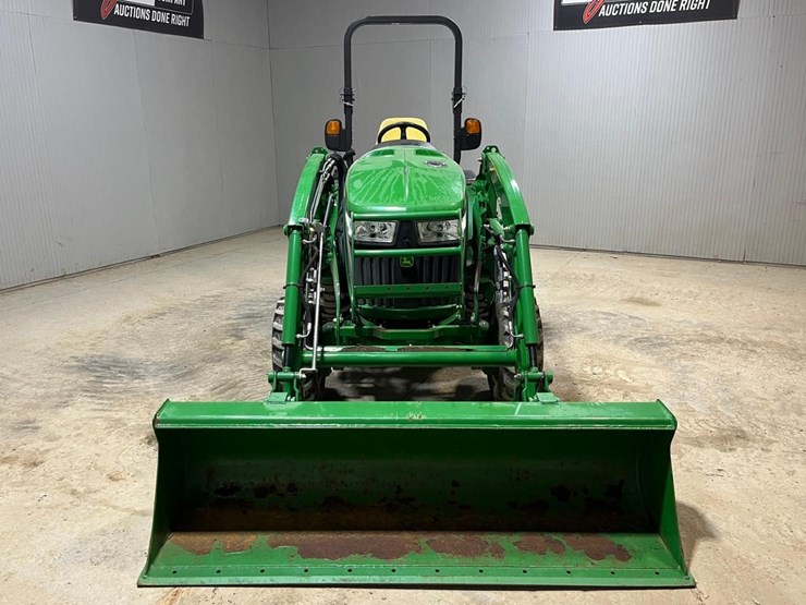 john-deere-3046r-image-8