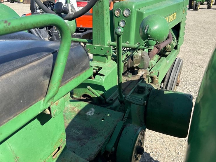 john-deere-b-image-9
