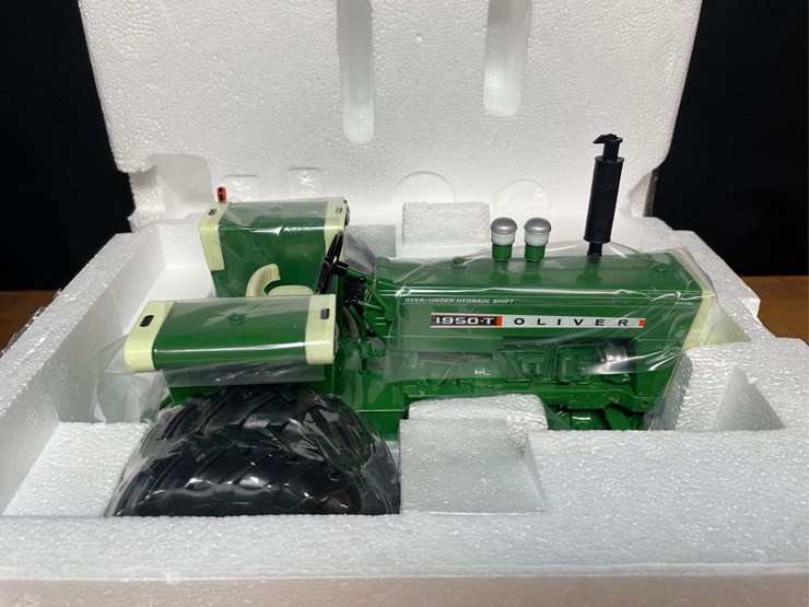 1/16-oliver-1950-t-2002-nfts-nib-ertl-image-6