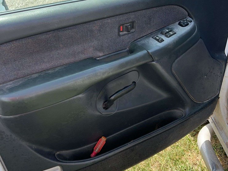 2001-gmc-sierra-1500-image-11