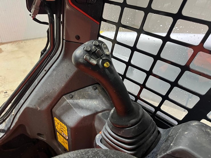 2020-bobcat-s76-image-27
