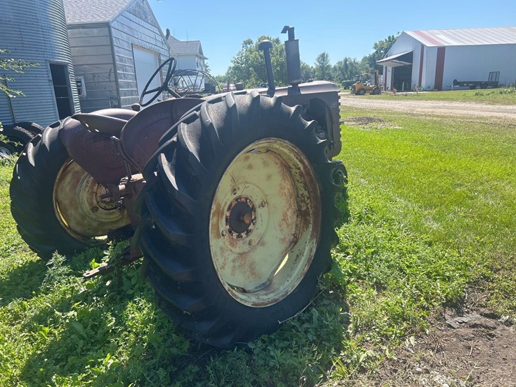 1951-massey-harris-44-image-5