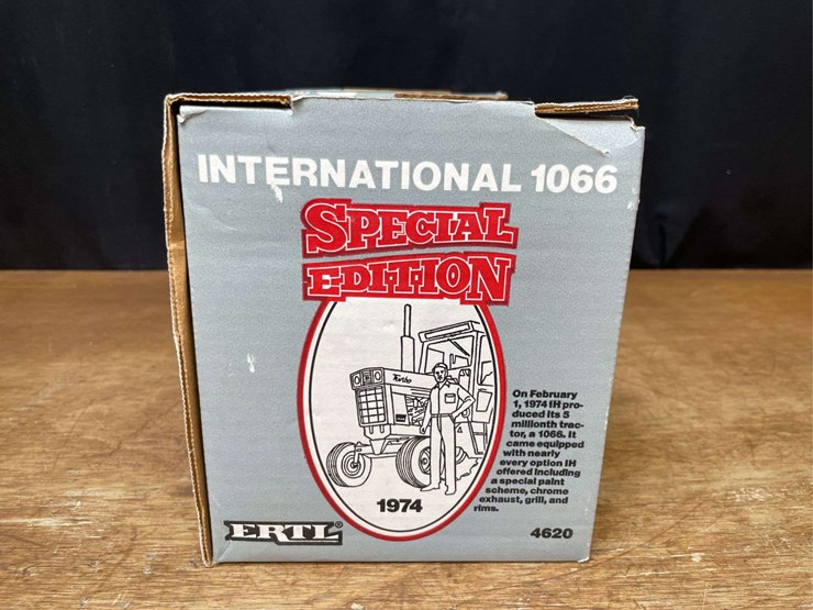 1/16-ih-1066-5-millionth-nib-ertl-image-7