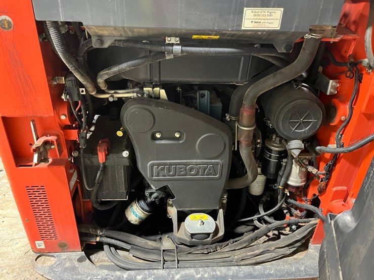 2022-kubota-ssv65-image-14