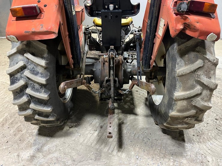 massey-ferguson-231-image-11