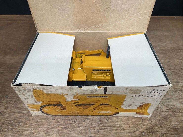 1/16-john-deere-450-crawler-nib-ertl-image-13