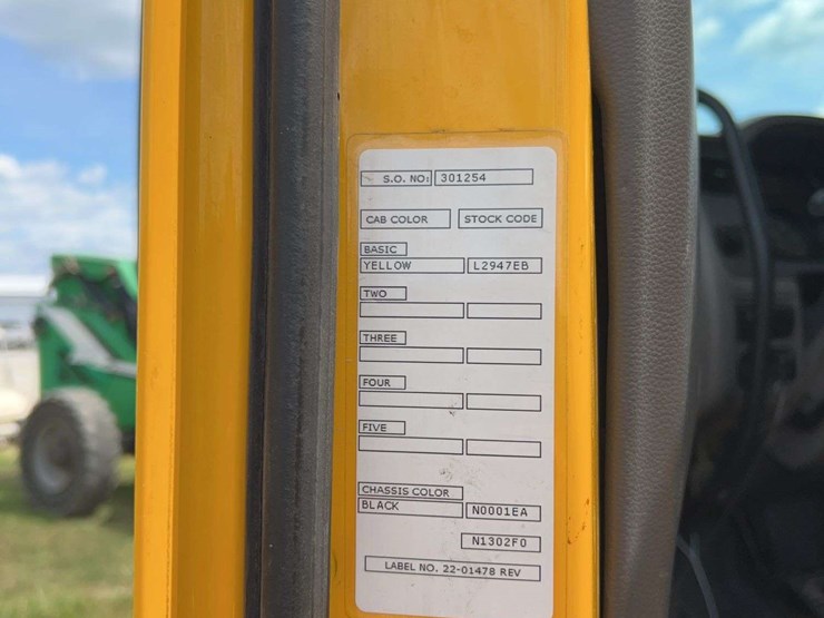 2016-peterbilt-579-image-30