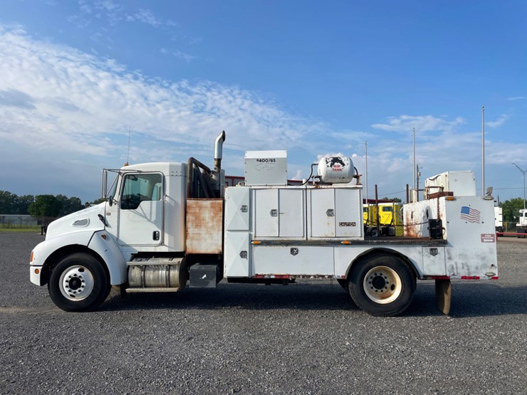 2008-kenworth-t300-image-6