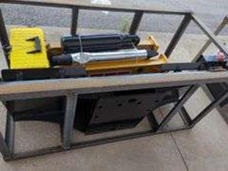 2025-cfg-sshh680-skid-steer-breaker,-unused-image-4