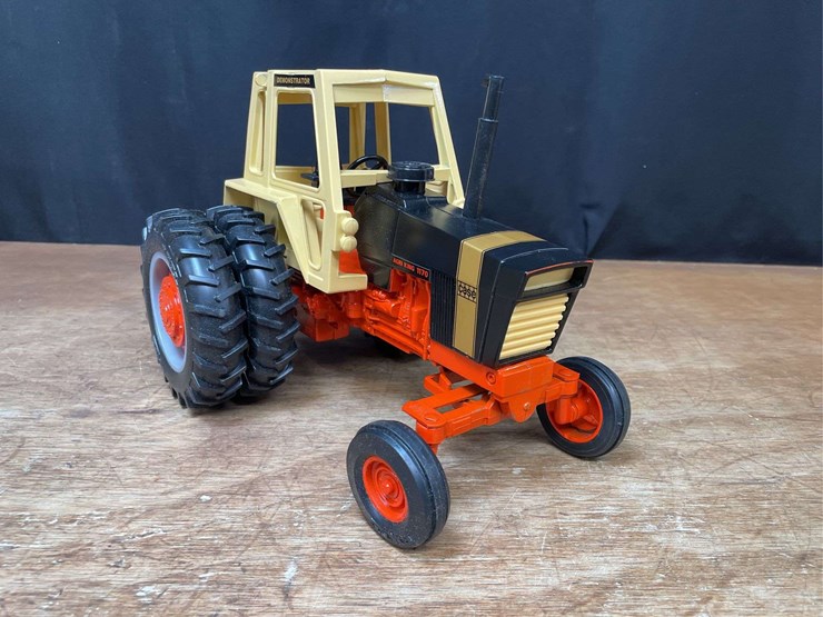 1/16-case-1170-demonstrator-1996-nfts-nib-ertl-image-12