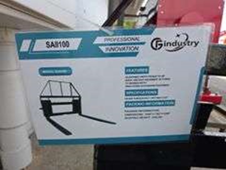skid-steer-adjustable-pallet-fork,-model-sa11100-image-3