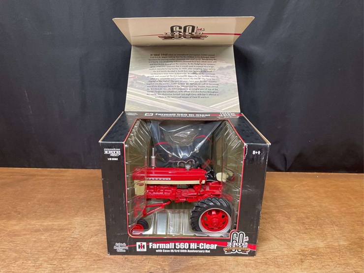1/16-farmall-560-hi-clear-60th-anniversary-nib-ertl-image-3