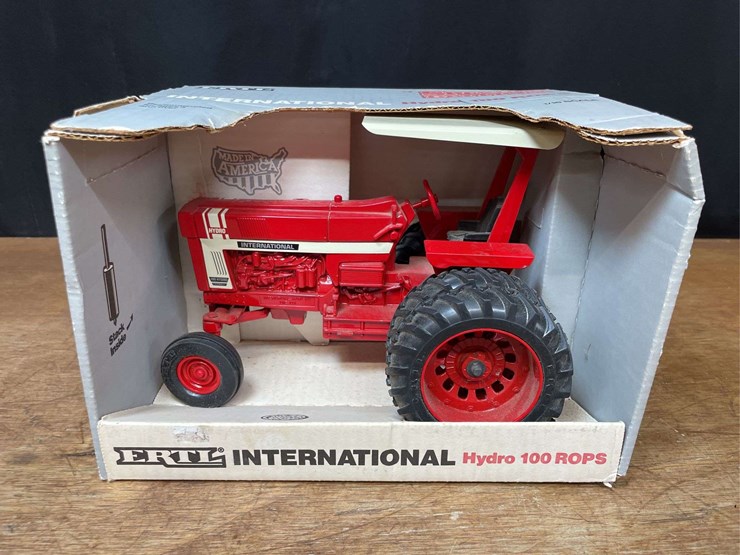 1/16-ih-hydro-100-special-edition-nib-ertl-image-1