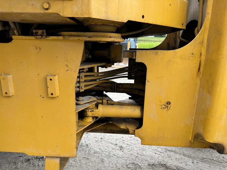caterpillar-914g-image-17