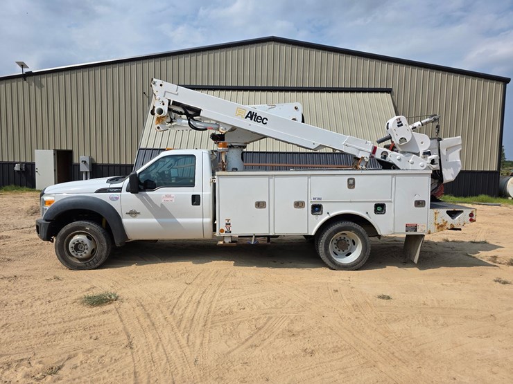 2015-ford-f550-image-11