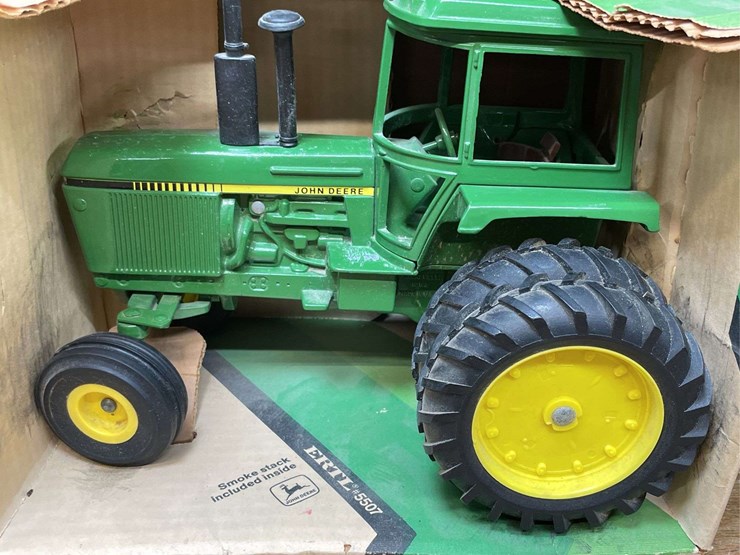 1/16-john-deere-4450-nib-ertl-image-2
