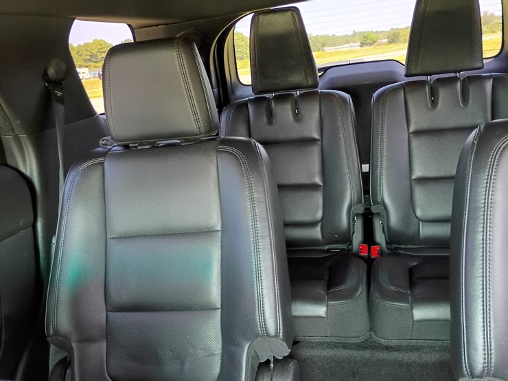 2013-ford-explorer-image-71