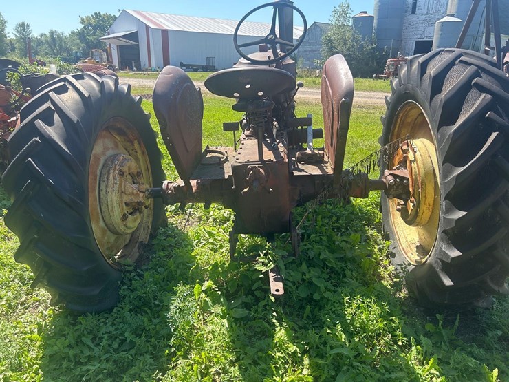 1951-massey-harris-44-image-4