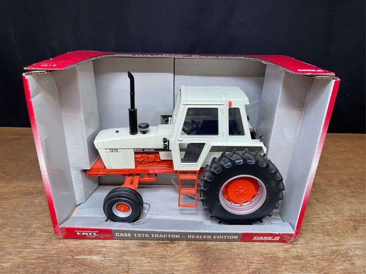 1/16-case-1270-dealer-nib-ertl-image-1