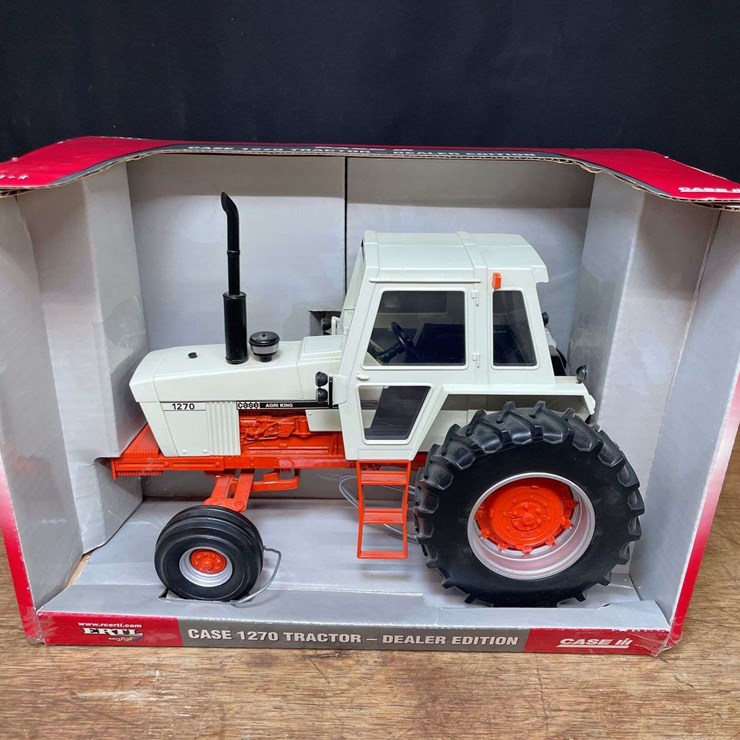 1/16 Case 1270 Dealer NIB Ertl