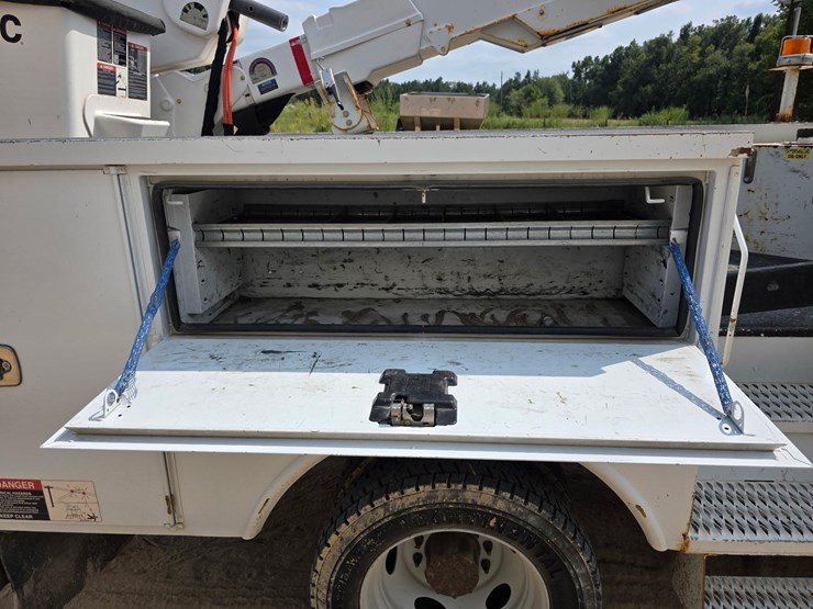 2015-ford-f550-image-13