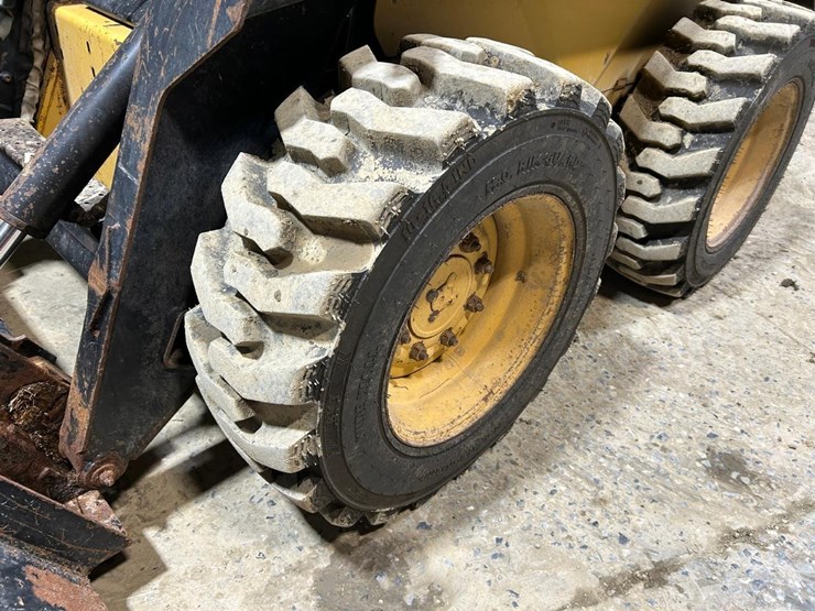 new-holland-lx665-image-12