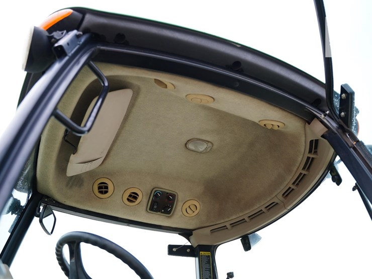 2007-john-deere-3320-image-36