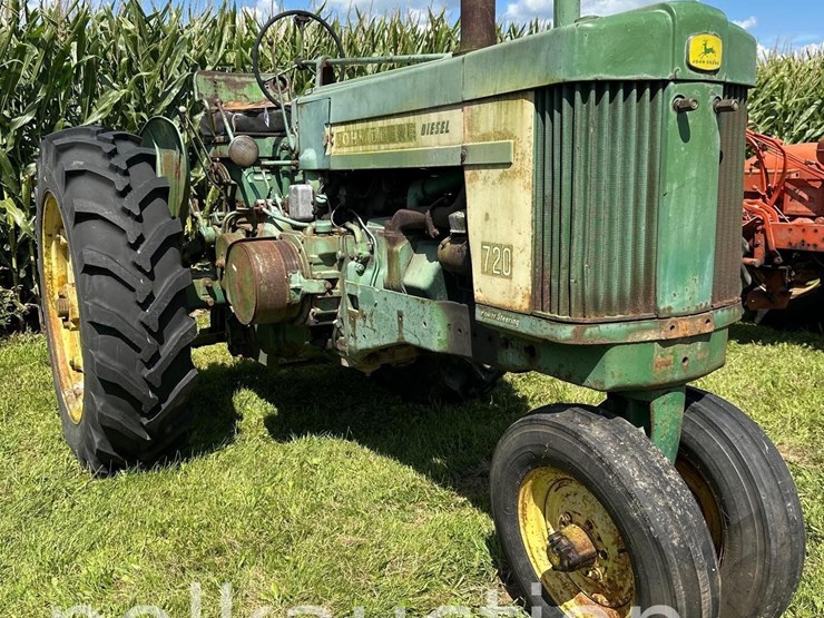 john-deere-720-image-1