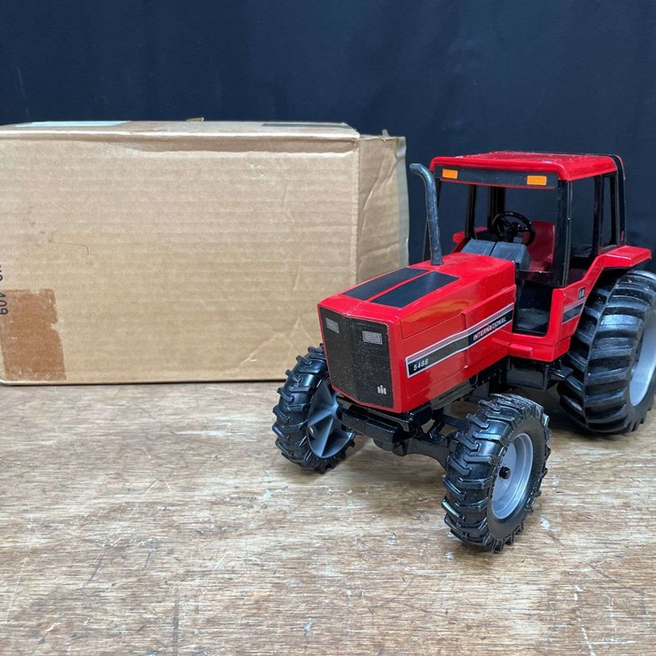 1/16 IH 5488 1984 First Edition NIB Ertl
