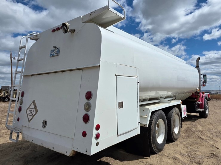 2002-freightliner-fl80-image-5