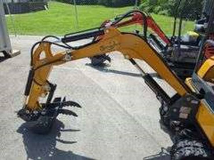 2025-cfg-qk18r-mini-excavator,-unused,-see-details-for-video-image-7