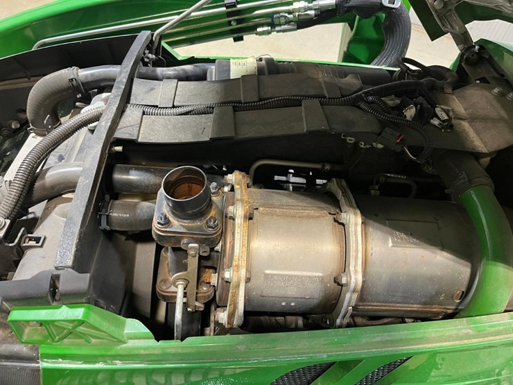 john-deere-3046r-image-17