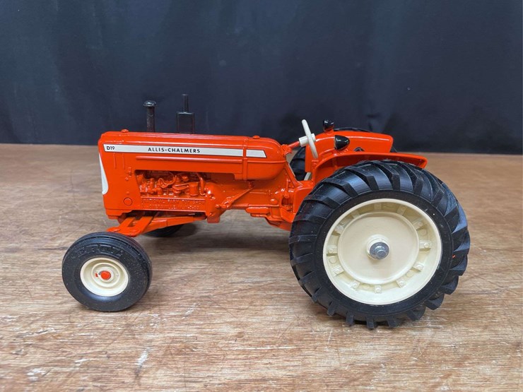 1/16-ac-d19-1989-nfts-nib-ertl-image-4