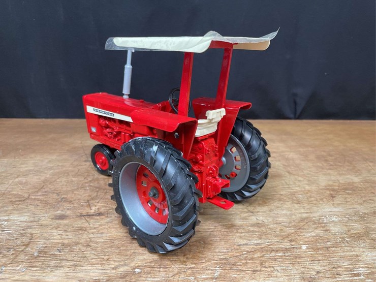 1/16-ih-756-1996-farm-show-nib-ertl-image-5
