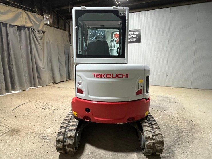 2023-takeuchi-tb335r-image-4