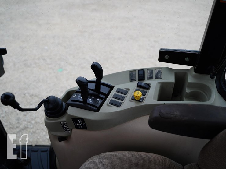 2007-john-deere-3320-image-38