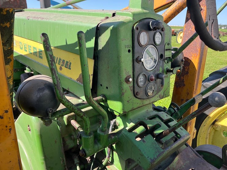 john-deere-720-image-35