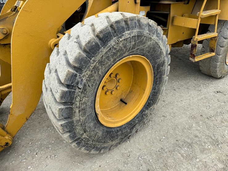 caterpillar-914g-image-12