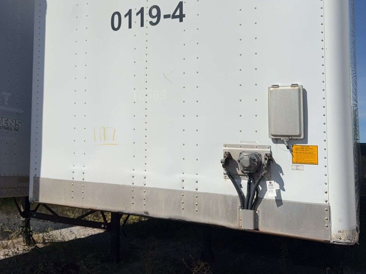 2005-utility-53'-image-2