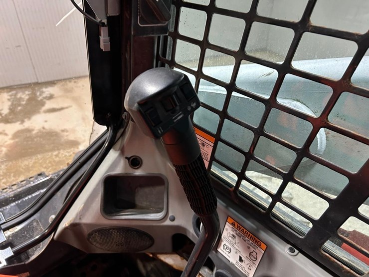 2021-bobcat-s740-image-27