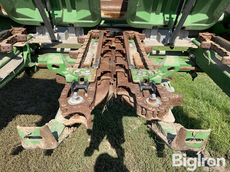 2018-john-deere-616c-image-11