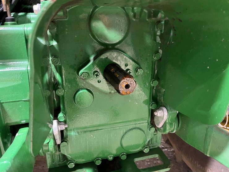 john-deere-3046r-image-14