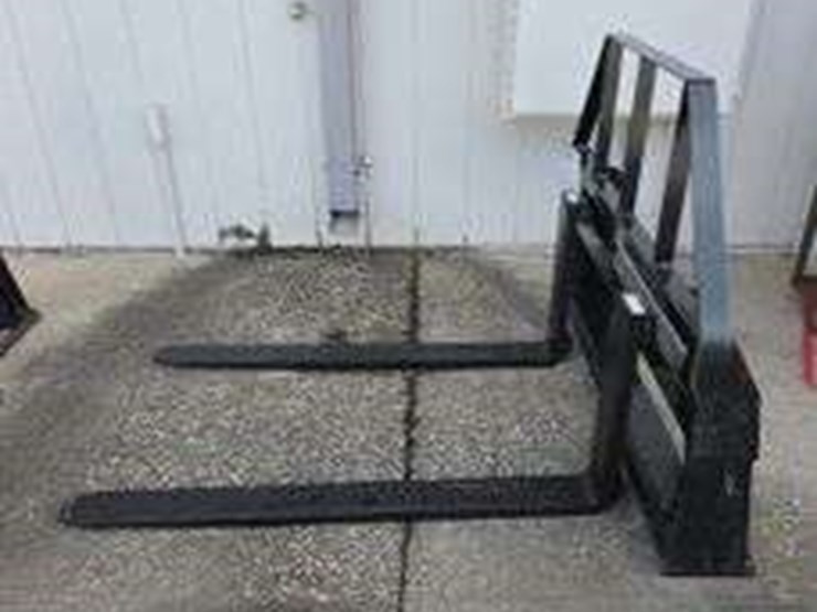 skid-steer-adjustable-pallet-fork,-model-sa11100-image-1