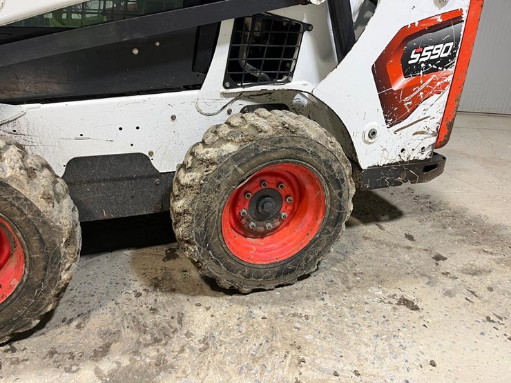 2022-bobcat-s590-image-13