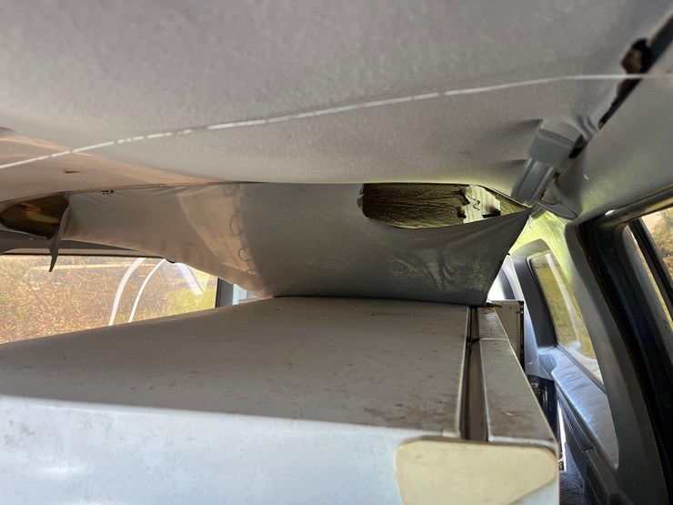 gmc-suburban-image-24