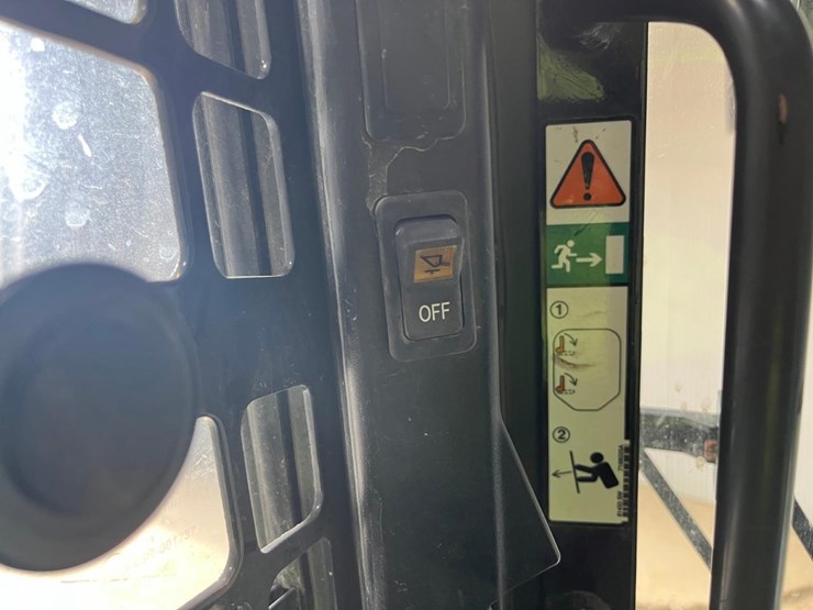 2022-bobcat-s590-image-22